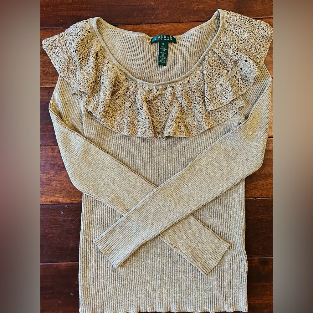 Gorgeous sweater by Lauren Ralph Lauren size M
